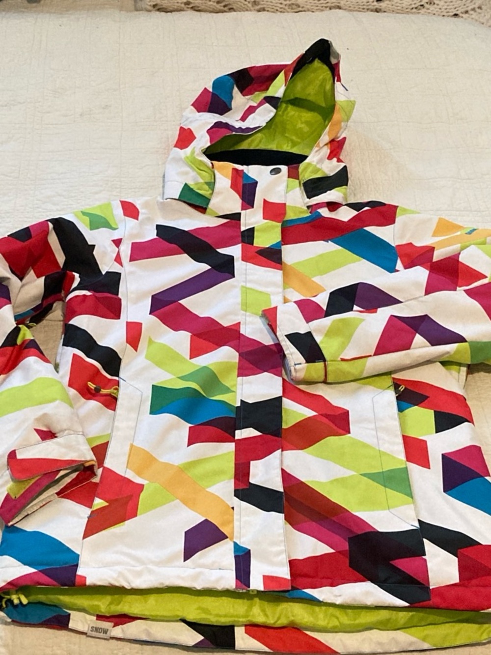 GSOU Snow Womens 10k Colorful Geometric Ski/Snowboard Jacket Size Medium EUC